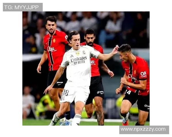 皇马重磅引援，曼联前锋加盟伯纳乌，球迷欢呼雀跃